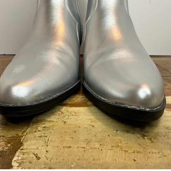 No Boundaries Women's Western Memory Foam Ankle Boots Silver Size 9 Bold Style - Picture 4 of 9